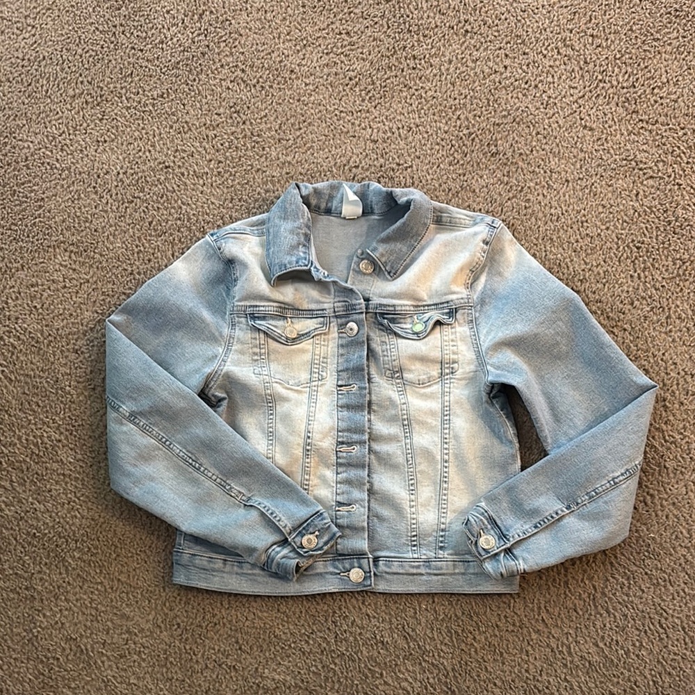 Blue Jean Jacket with Cropped Length and Contrast Stitching